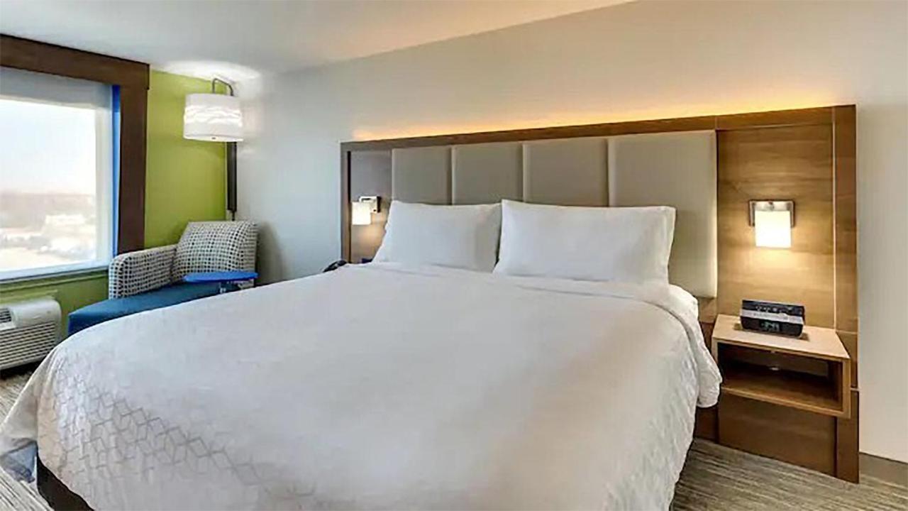Holiday Inn Express Hotel & Suites Woodland Hills By Ihg Los Angeles Eksteriør billede